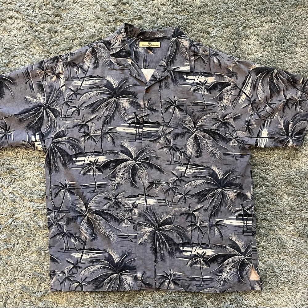 Tommy Bahama Men’s silk button down shirt